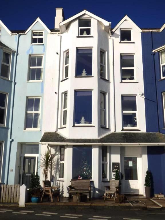 Marine Terrace Apartments Criccieth Exterior photo